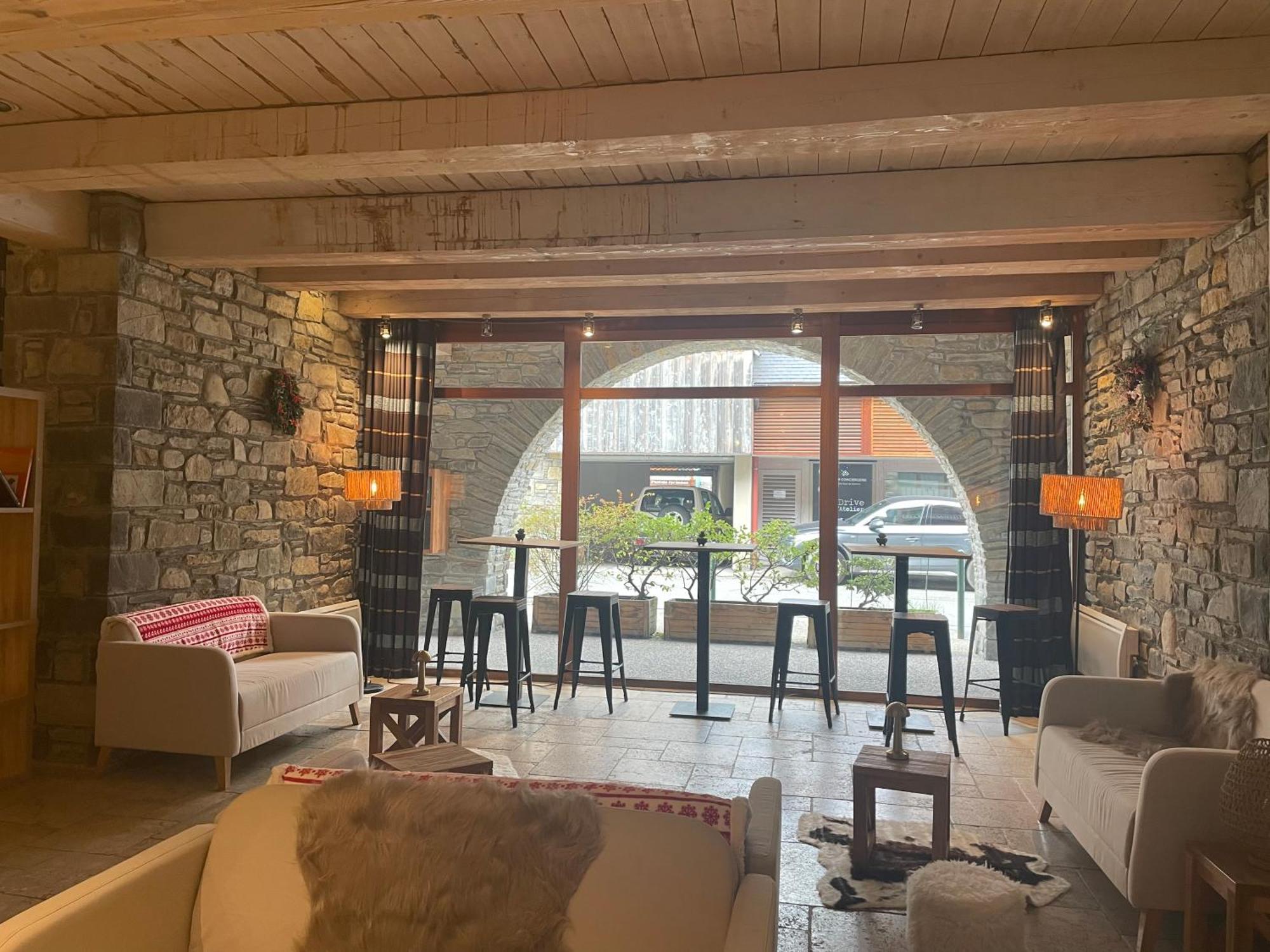 Appartements Avec Piscine Interieure Sauna Parking Etage 1 Au Centre Du Village Dans Residence Cami Real サン・ラリー・スラン エクステリア 写真