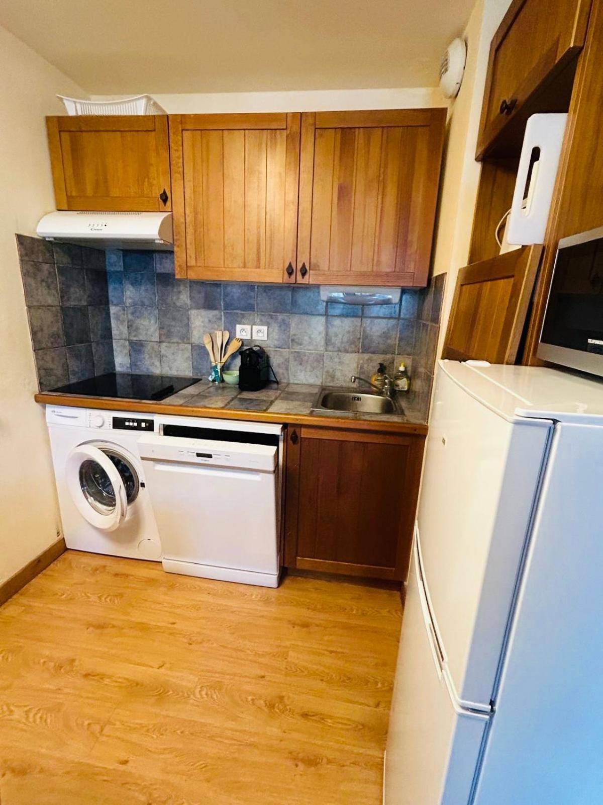 Appartements Avec Piscine Interieure Sauna Parking Etage 1 Au Centre Du Village Dans Residence Cami Real サン・ラリー・スラン エクステリア 写真