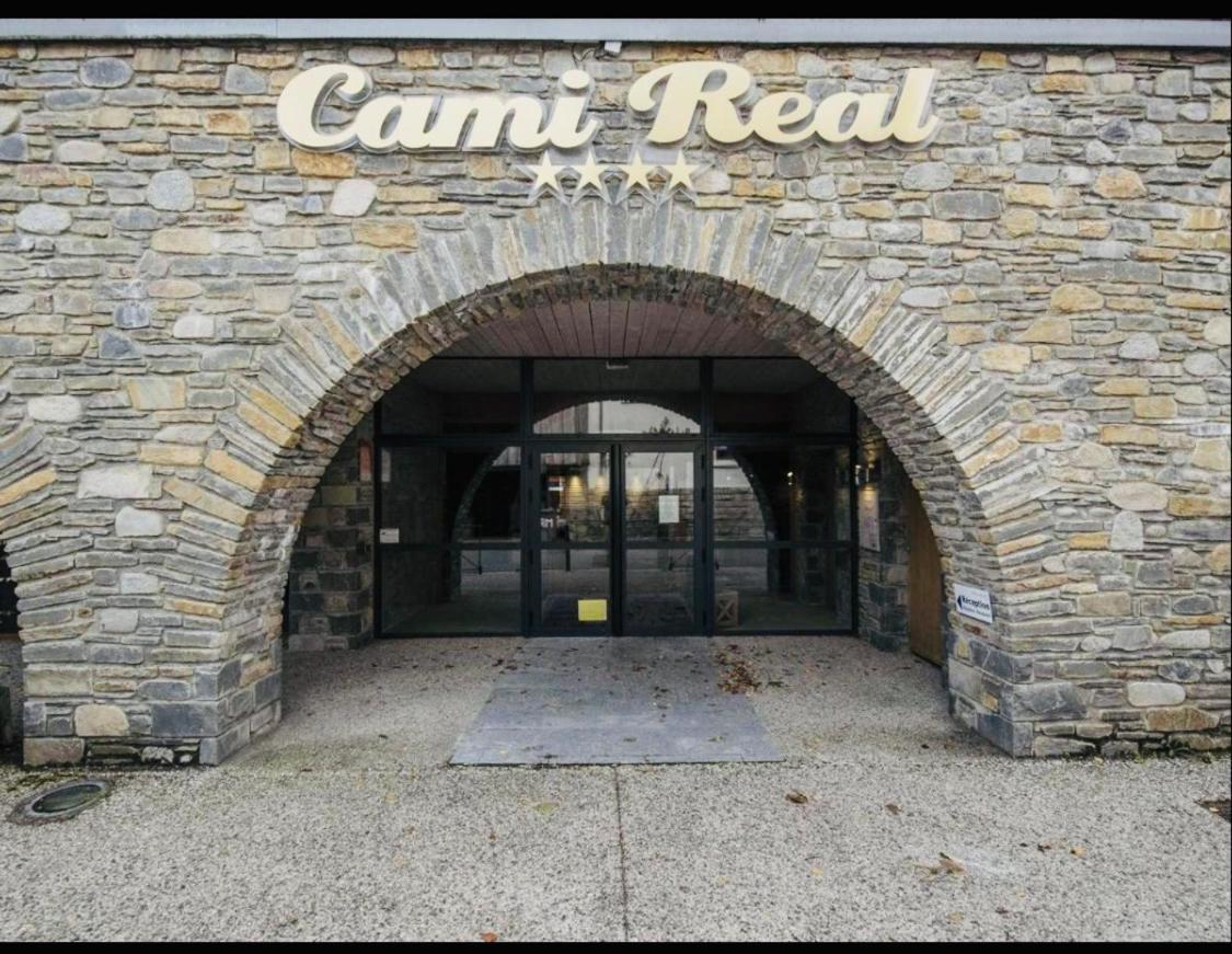 Appartements Avec Piscine Interieure Sauna Parking Etage 1 Au Centre Du Village Dans Residence Cami Real サン・ラリー・スラン エクステリア 写真