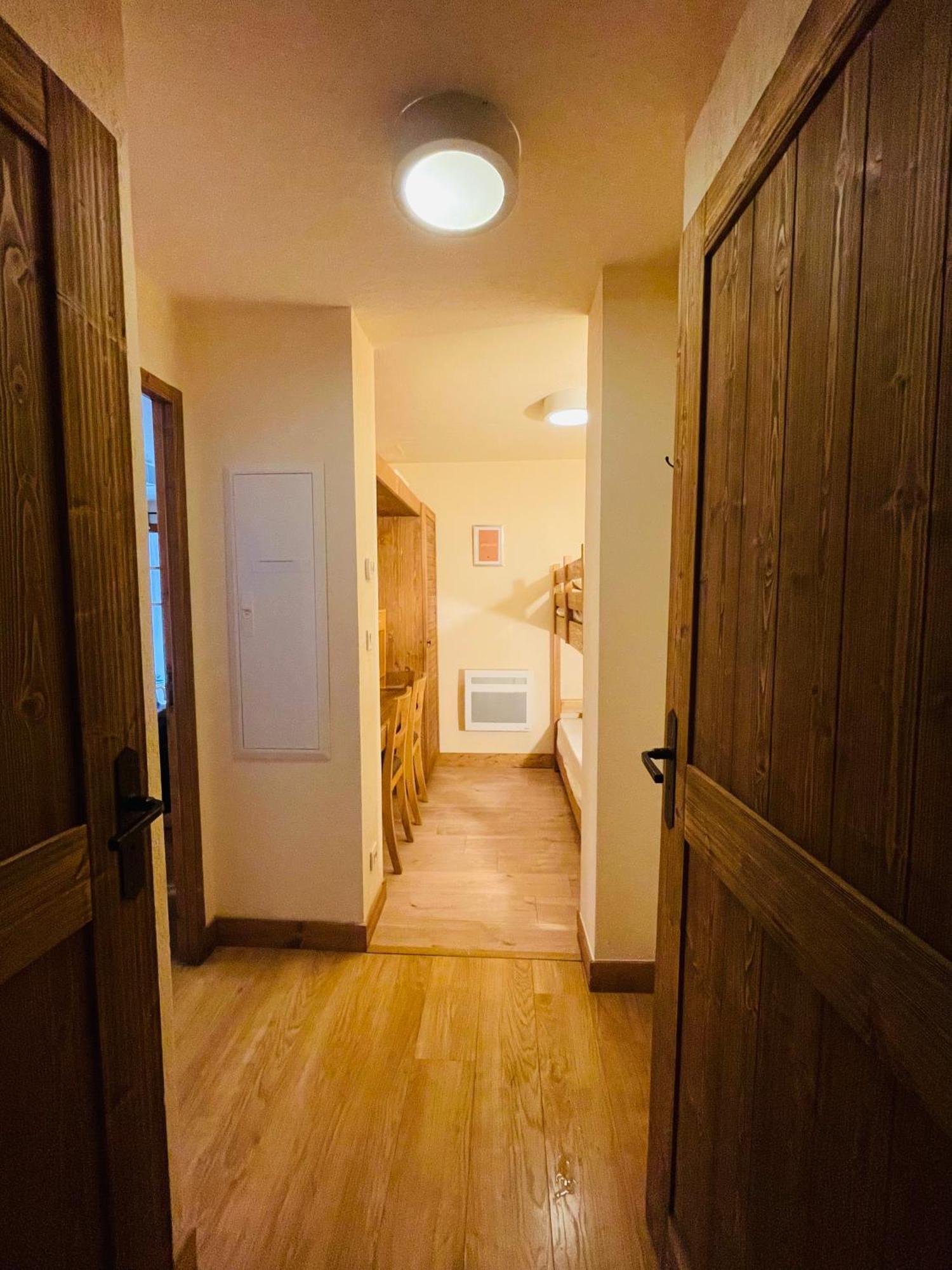 Appartements Avec Piscine Interieure Sauna Parking Etage 1 Au Centre Du Village Dans Residence Cami Real サン・ラリー・スラン エクステリア 写真