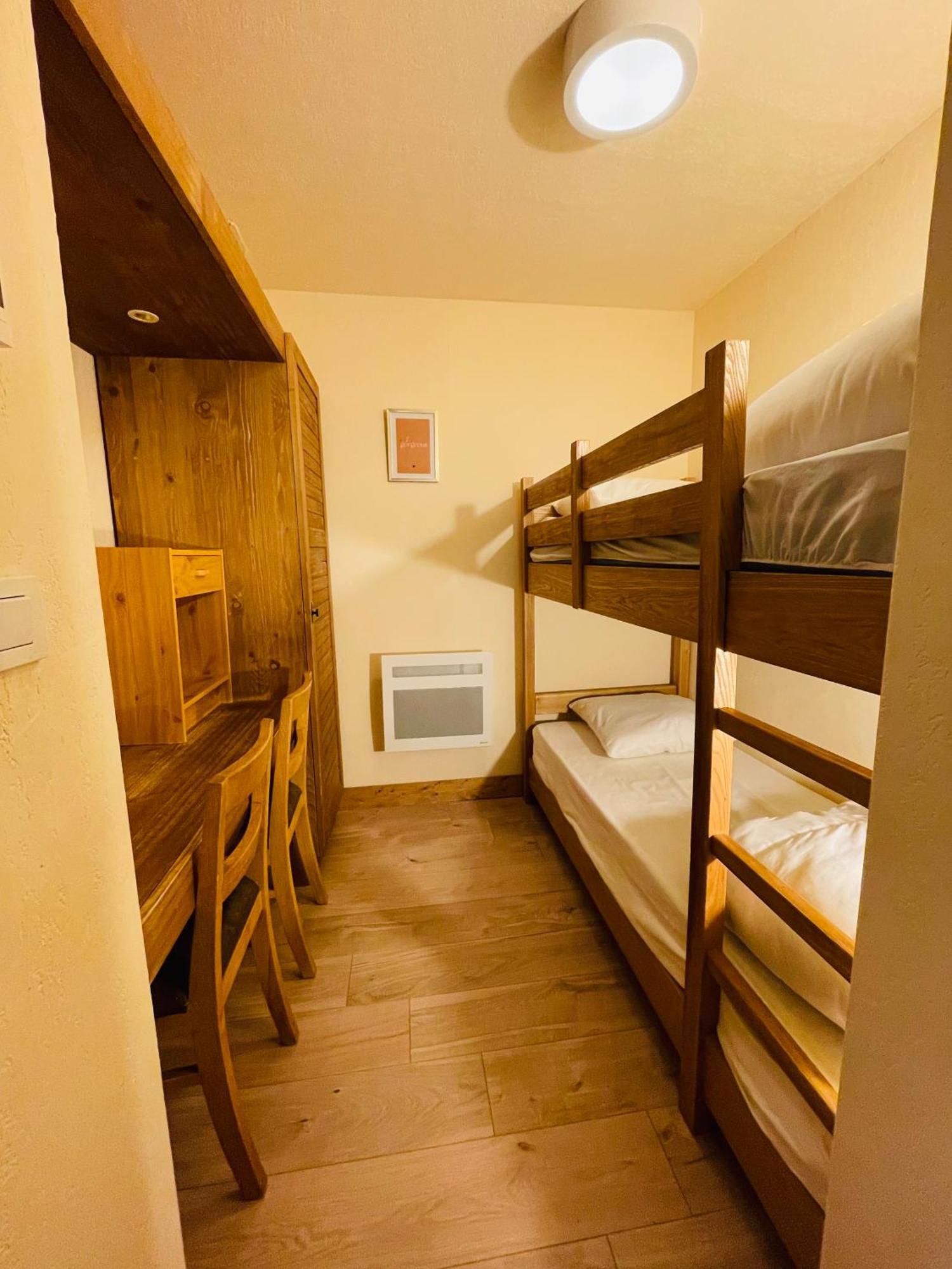 Appartements Avec Piscine Interieure Sauna Parking Etage 1 Au Centre Du Village Dans Residence Cami Real サン・ラリー・スラン エクステリア 写真