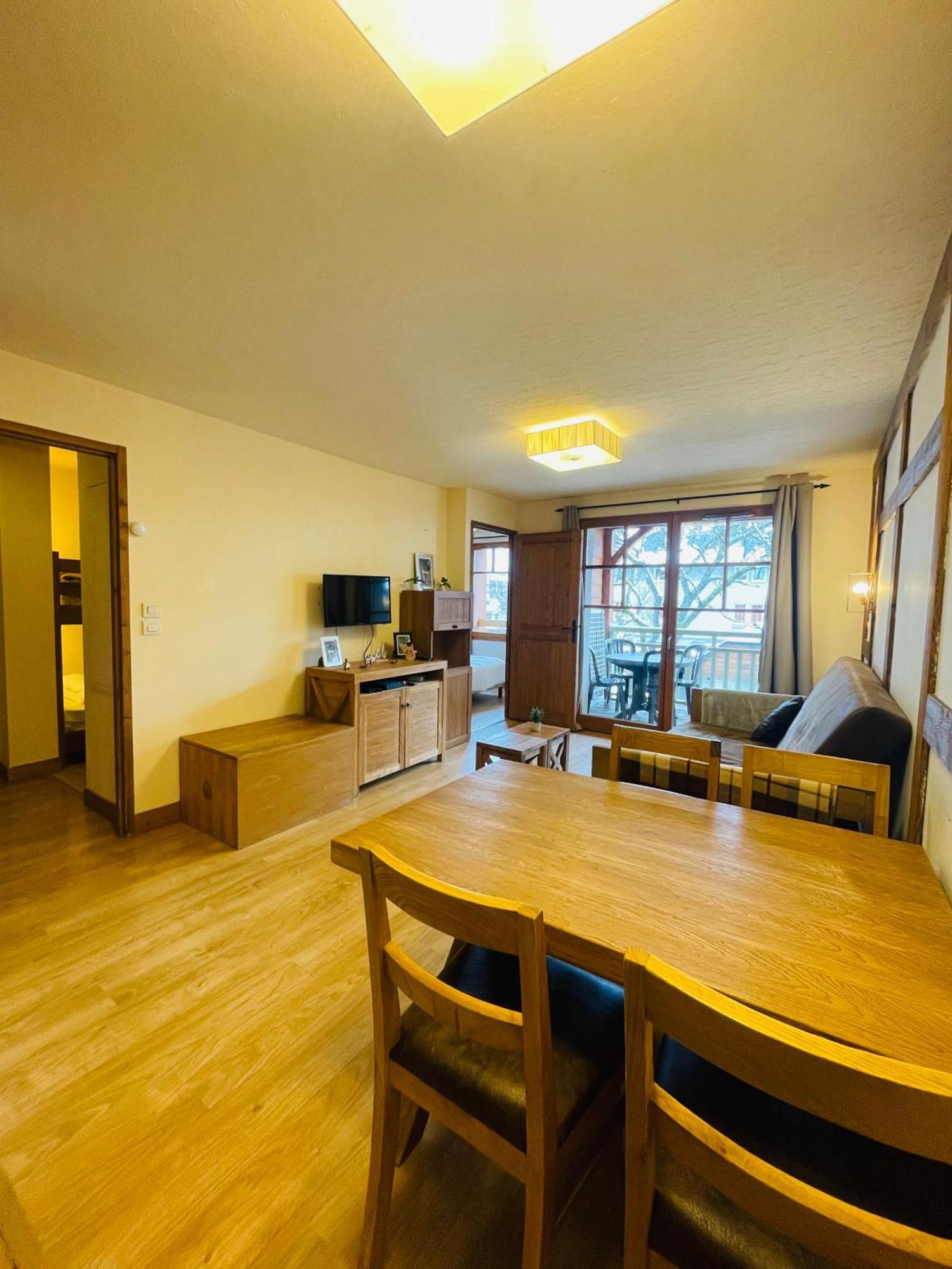 Appartements Avec Piscine Interieure Sauna Parking Etage 1 Au Centre Du Village Dans Residence Cami Real サン・ラリー・スラン エクステリア 写真